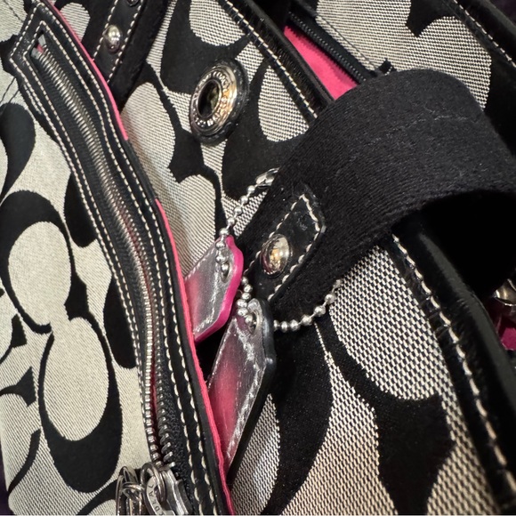 Coach Black and Cream Signature Tote - Picture 4 of 15